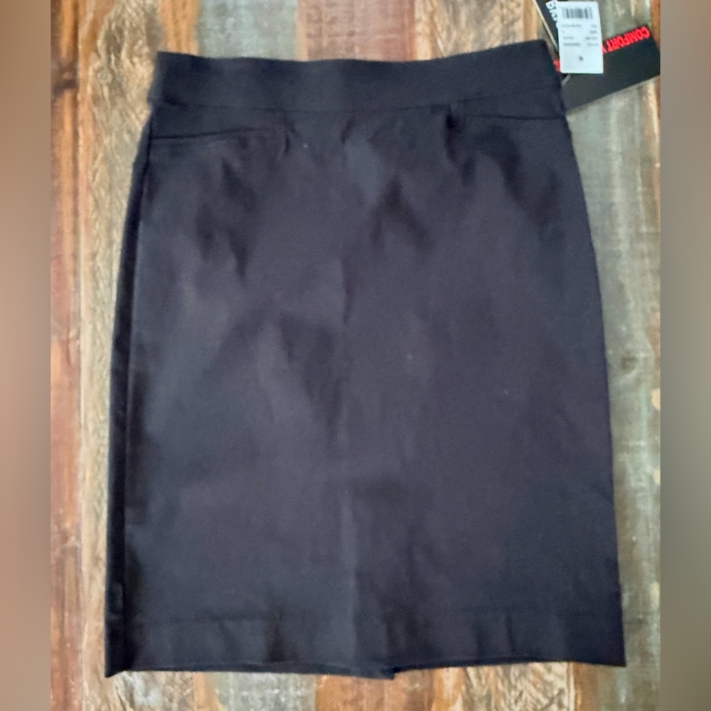 NWT Briggs Women’s 8 Black Stretchy Pencil Skirt With Back Slit | SKU 0214